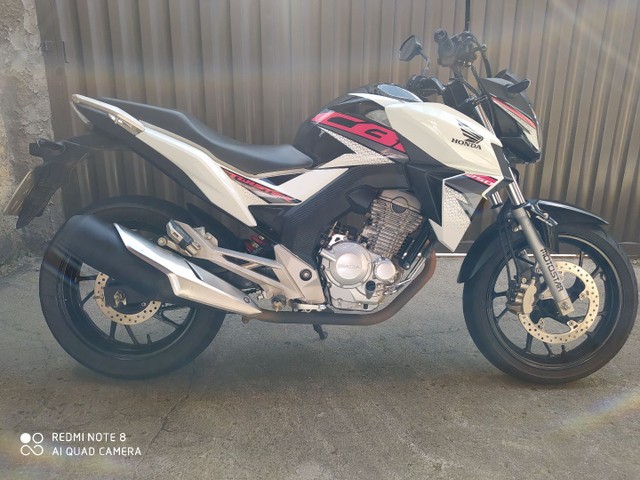HONDA CB TWISTER   MUITO NOVA  