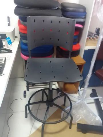 Cadeira giratória alta  - Foto 2