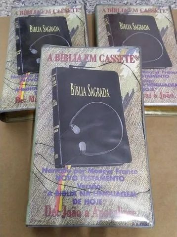 Bíblia Sagrada em Fitas K7 - Narração Moacyr Franco