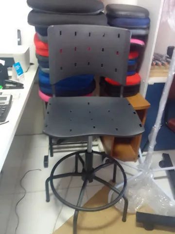 Cadeira giratória alta  - Foto 3