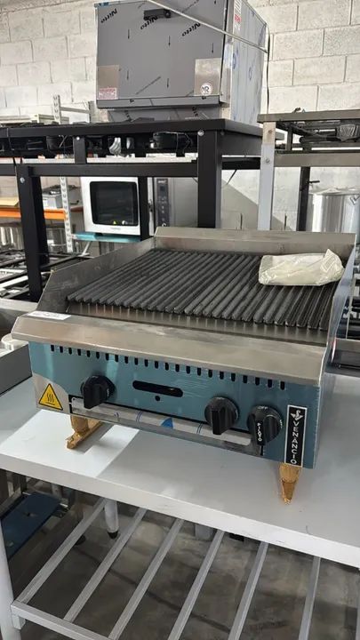 Chapa grill com grelhas chair broiller 60cm  Venâncio