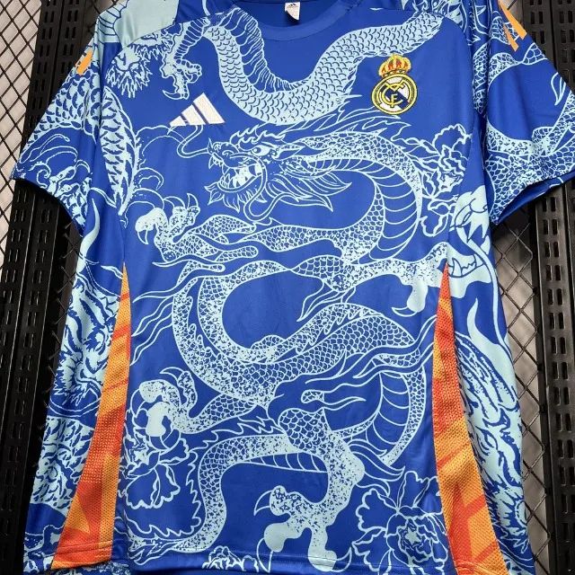 Camisa Real Madrid Dragão Azul 24/25 - Foto 4