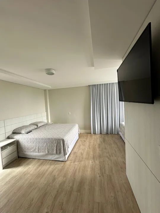 Linda casa com piscina , 04 suítes , 06 vagas garagens . - Foto 15