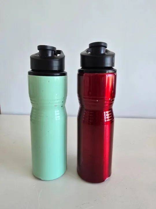Duas Garrafas Squeeze de Alumínio 750ml (USADAS) - Foto 2