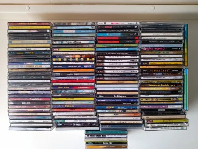 Mídias originais: CDs nacionais 3(novos e usados). Rock, sertanejo, MPB, forró, axé, pagod