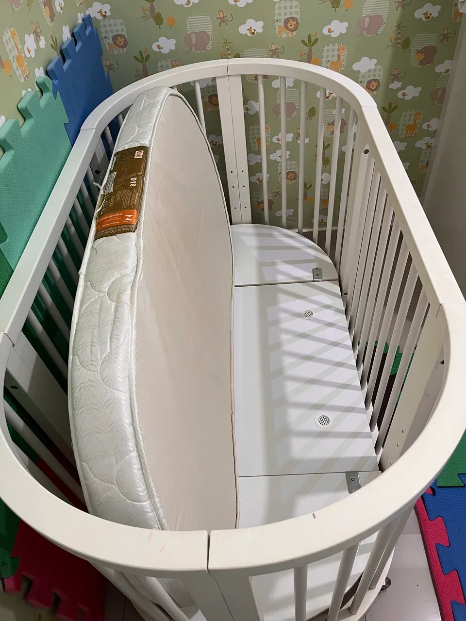 Berço sleep crescer oval madeira maciça 4 em 1 - Foto 2