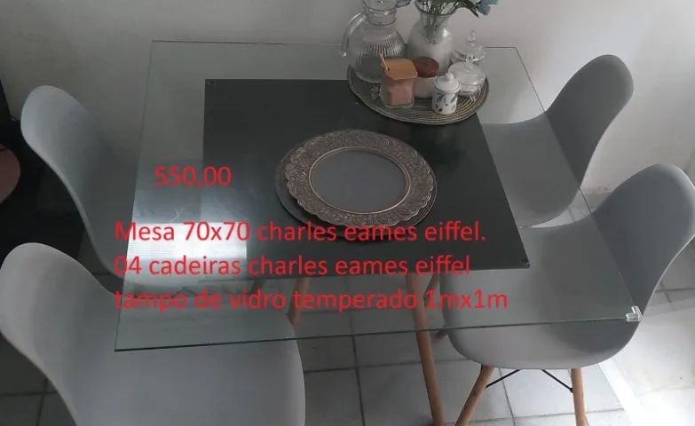 Mesa e cadeiras eiffel e outros itens