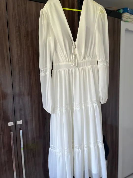 Vestido branco de renda longo