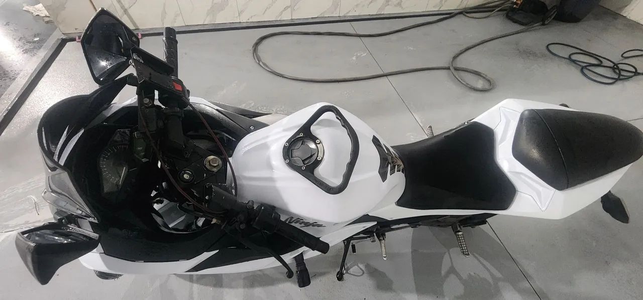 Ninja 300 muito conservada