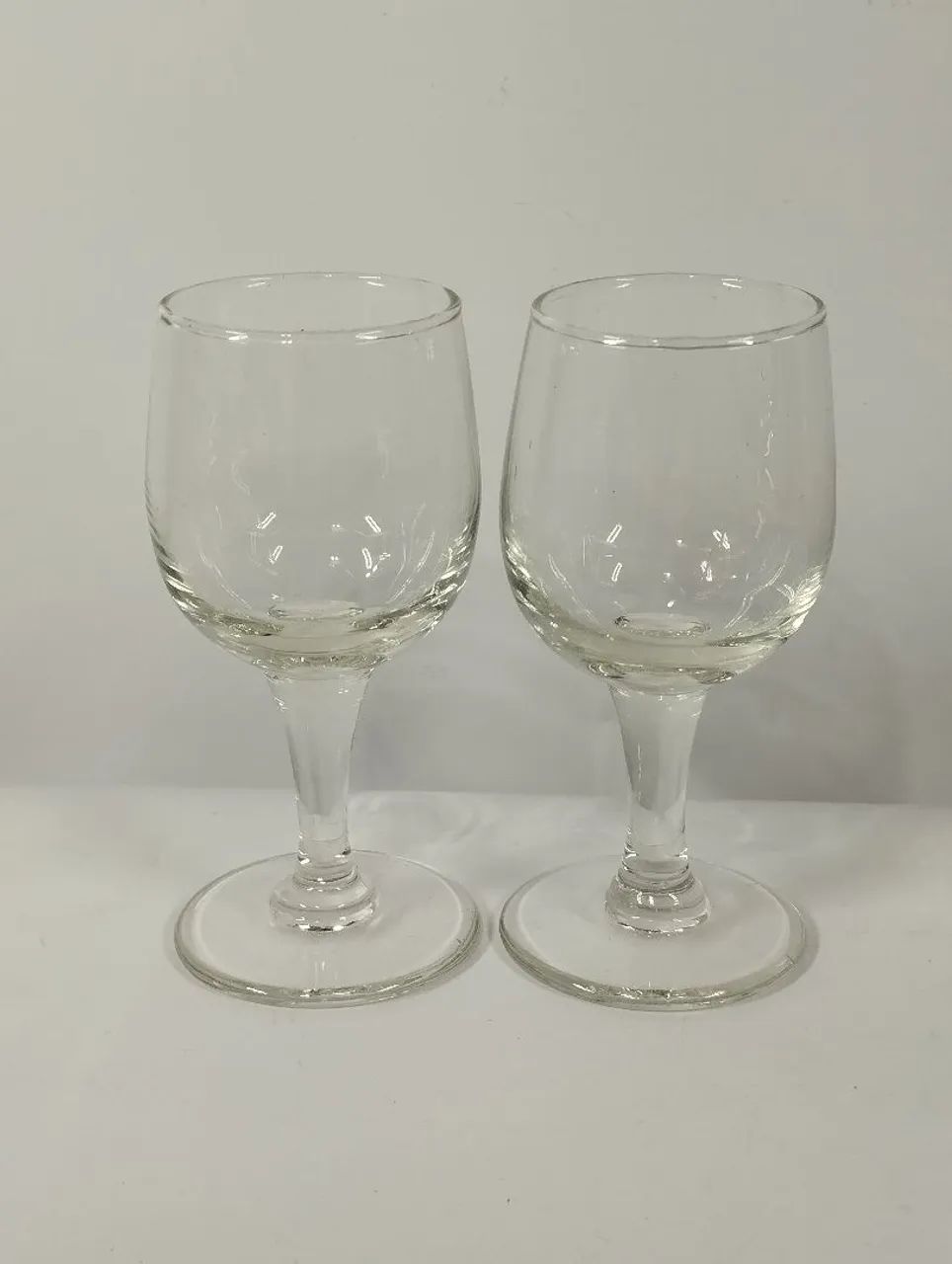 2 Taças de Vinho Transparentes pequenas