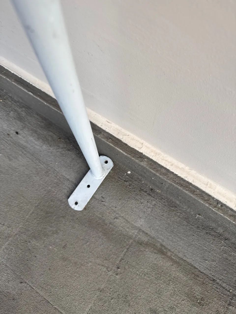 Provador Arco de Metal Branco para loja  - Foto 4