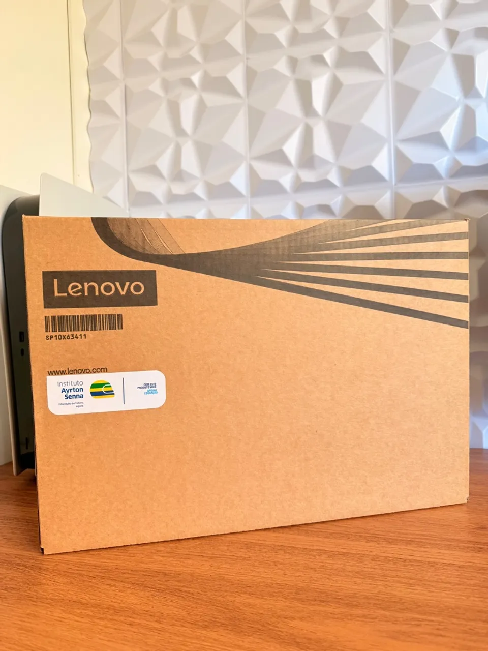 Notebook Lenovo i5-1235U 8GB 512 SSD LACRADO