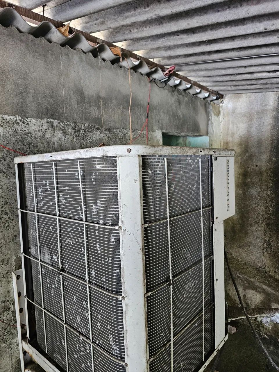 Vendo ar condicionado split eletrolux 60.000 BTS - Foto 2