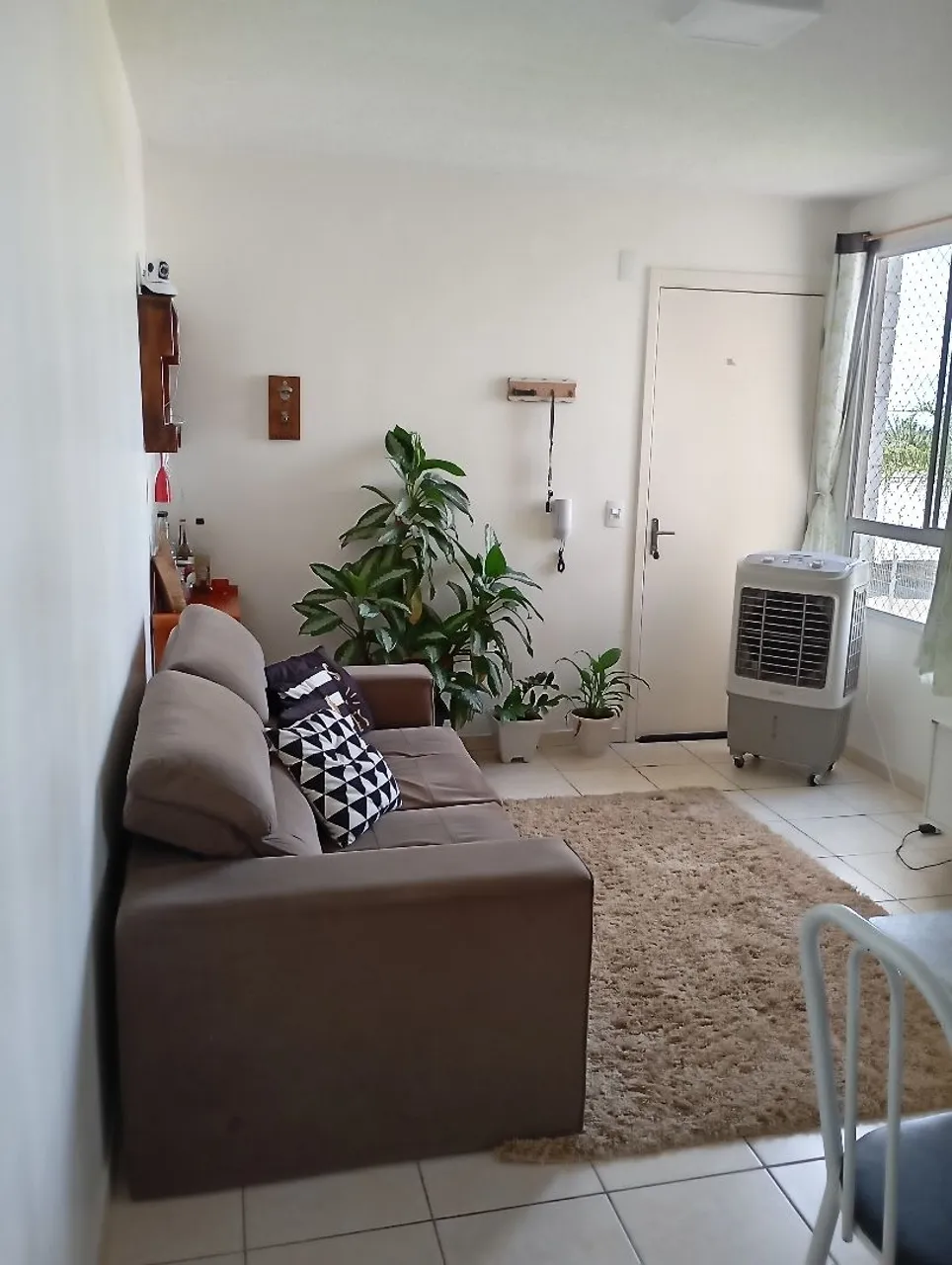 Aluga-se apartamento sem mobília