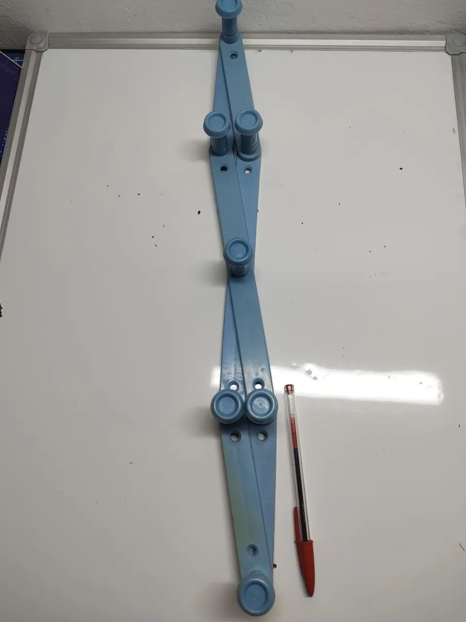 Arara de parede expansível azul - Foto 4