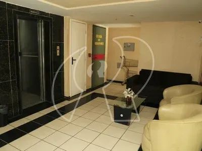 Ótima localização, 03 quartos (Sendo 02 suítes com armários e 01 dormitório), varanda na s - Foto 5
