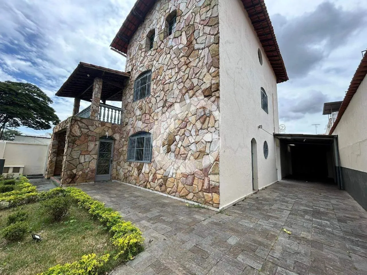 Casa para aluguel, 4 quartos, 1 suíte, 4 vagas, Planalto - Belo Horizonte/MG