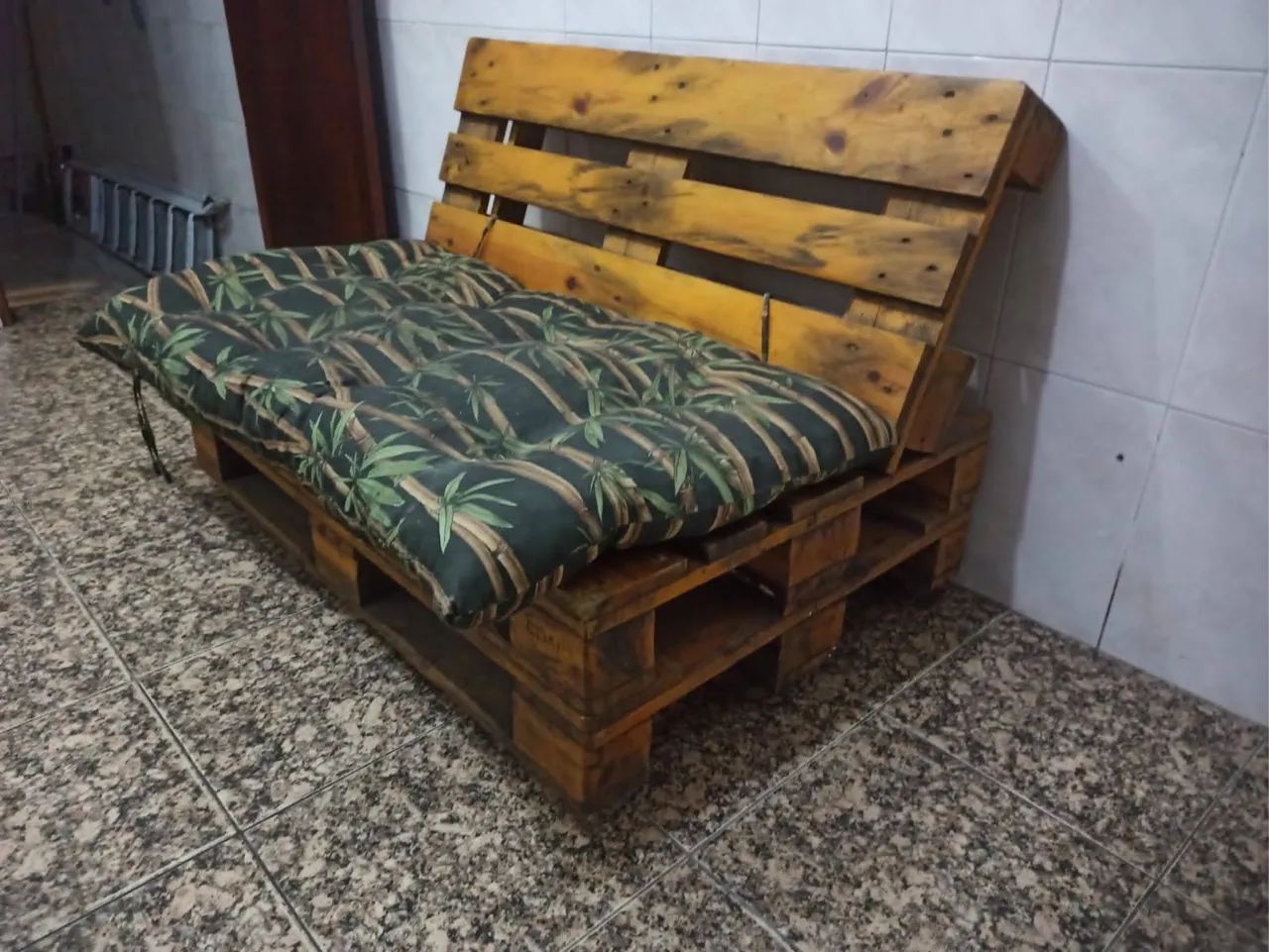 Sofá Pallet - Conforto e Estilo