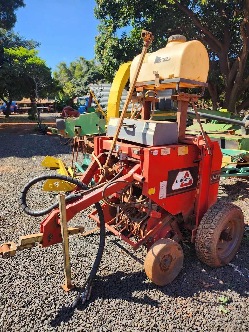 Conjunto de Fenação bola redondo pequeno AGROFORN E SEMEATO ROL600 NEW