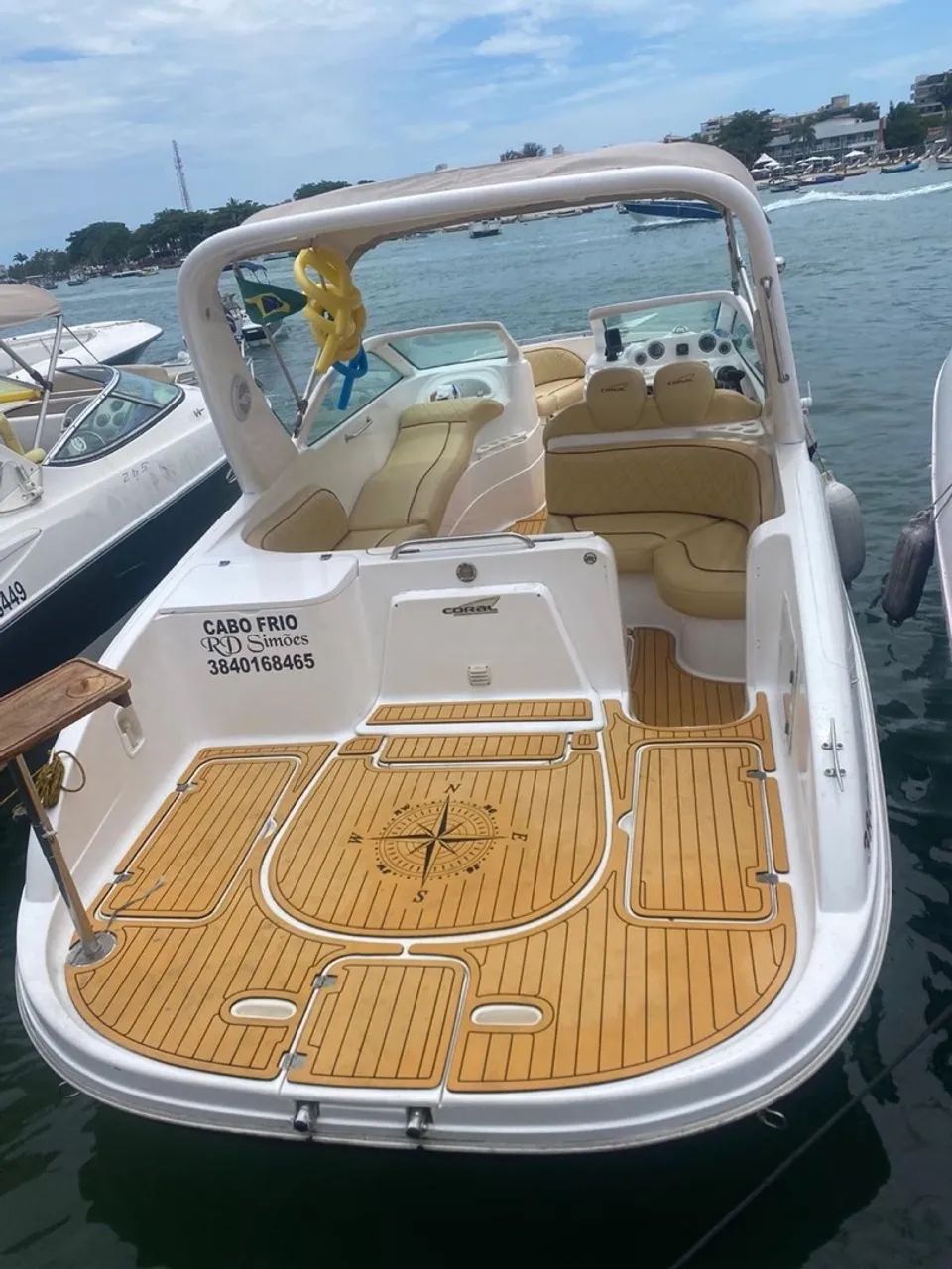 Lancha Coral 27,5 Pés - Ano 2013 - 12 pessoas + 1 - Foto 2