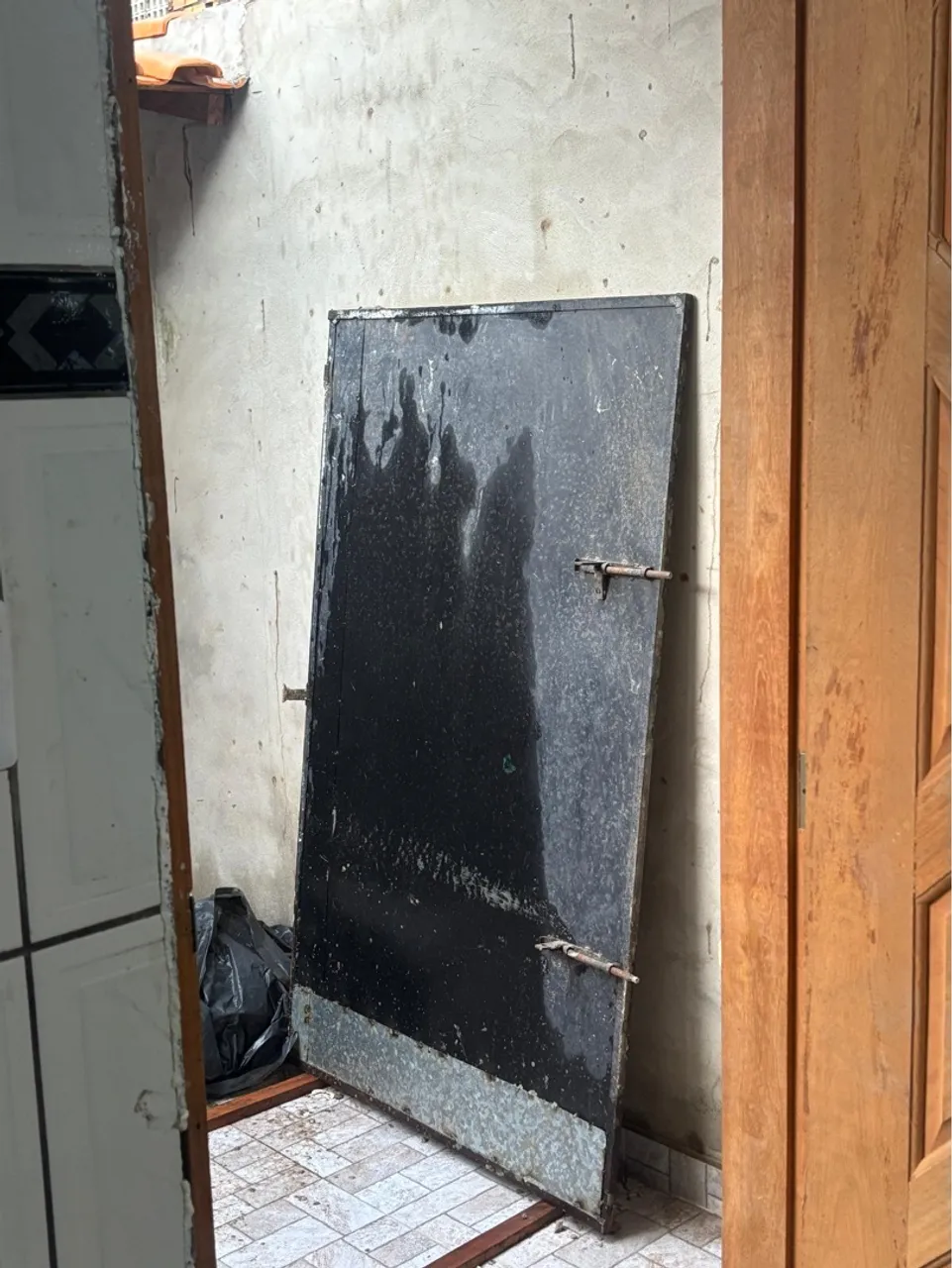 Porta de Aço Resistente para Segurança