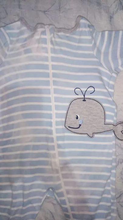 Macacão de bebê com estampa de baleia - Foto 2