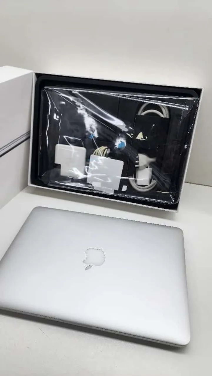 MacBook Pro Retina 2015 i5 8GB SSD Conservado Garantia - Notebooks