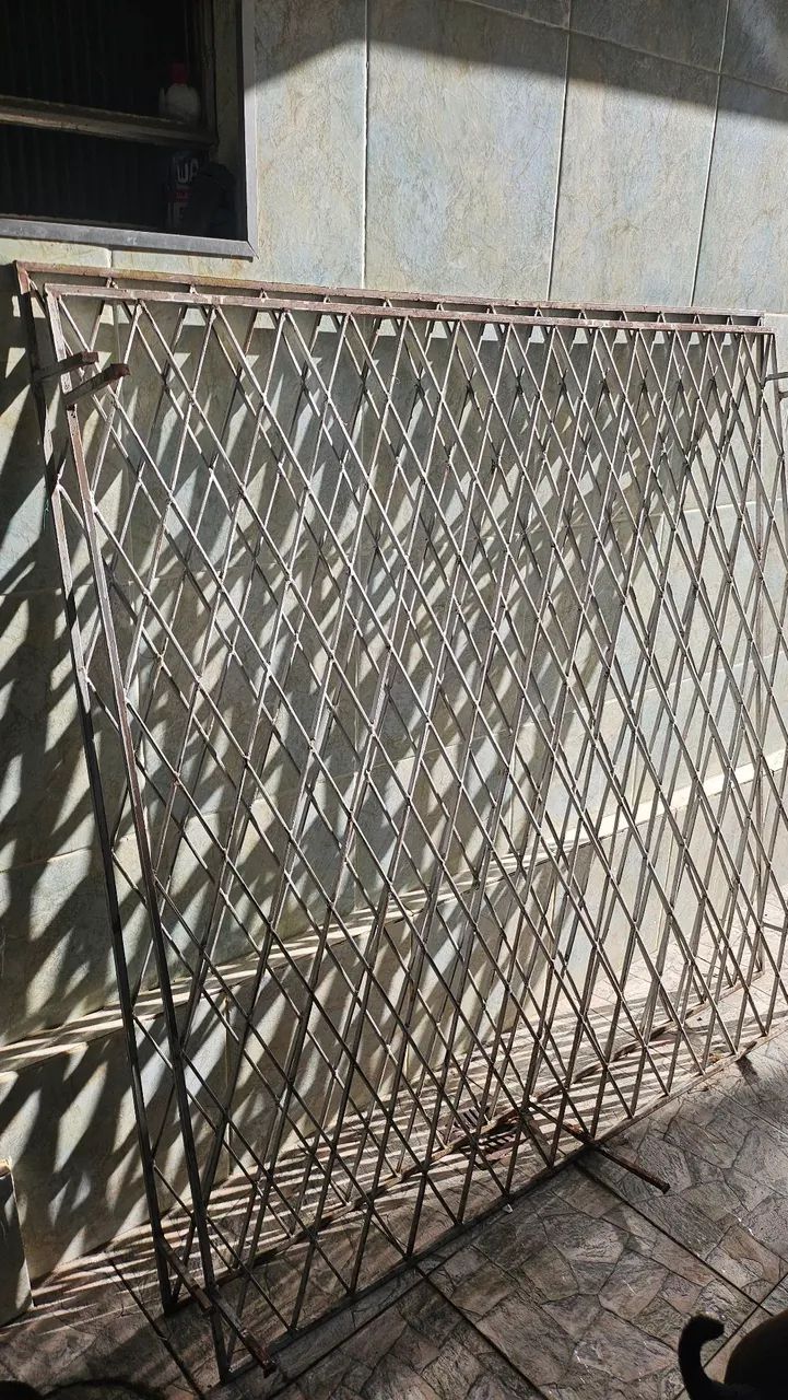 Vendo grade de ferro !!!64872652915202120