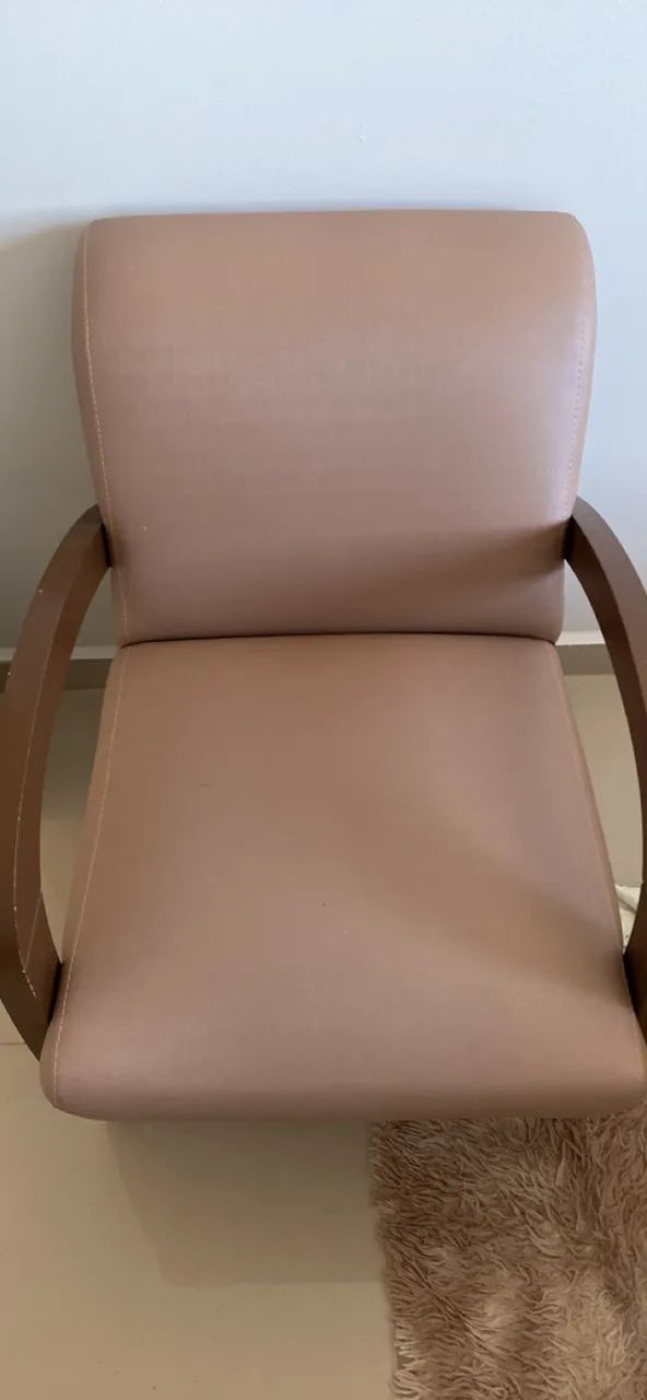 2 poltronas de couro sintético marrom - Foto 5
