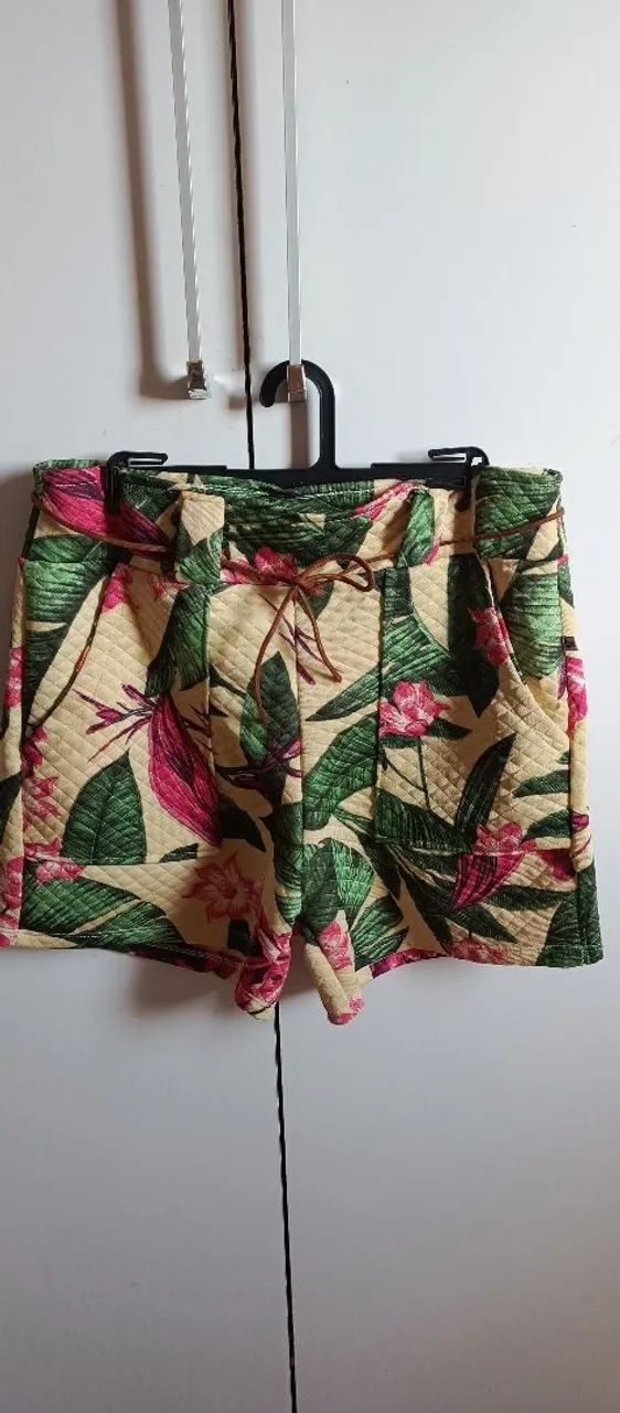 Short estampa com cintinho 
