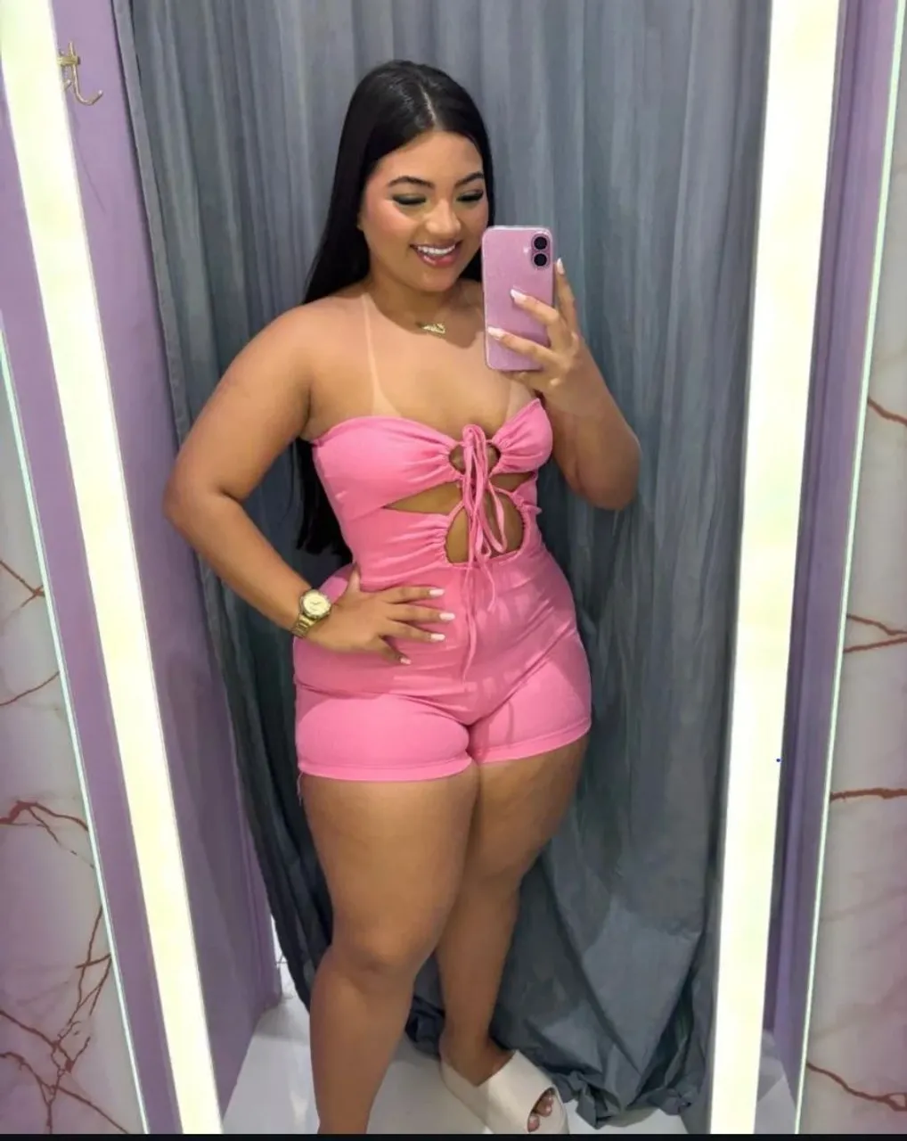 Macacão Rosa Sensual - Arrase no Verão!