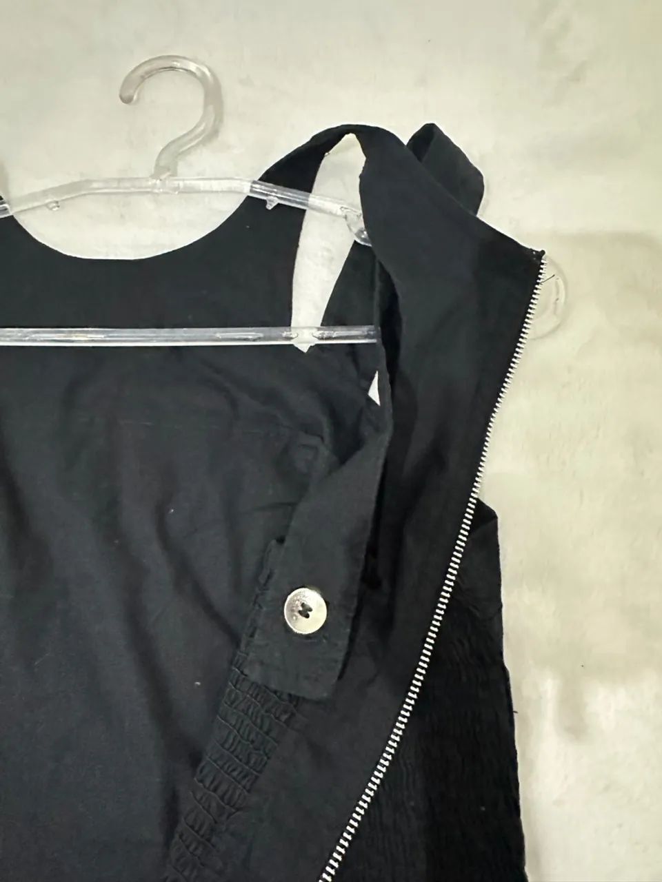 Vestido Preto Moderno com Zíper - Foto 3