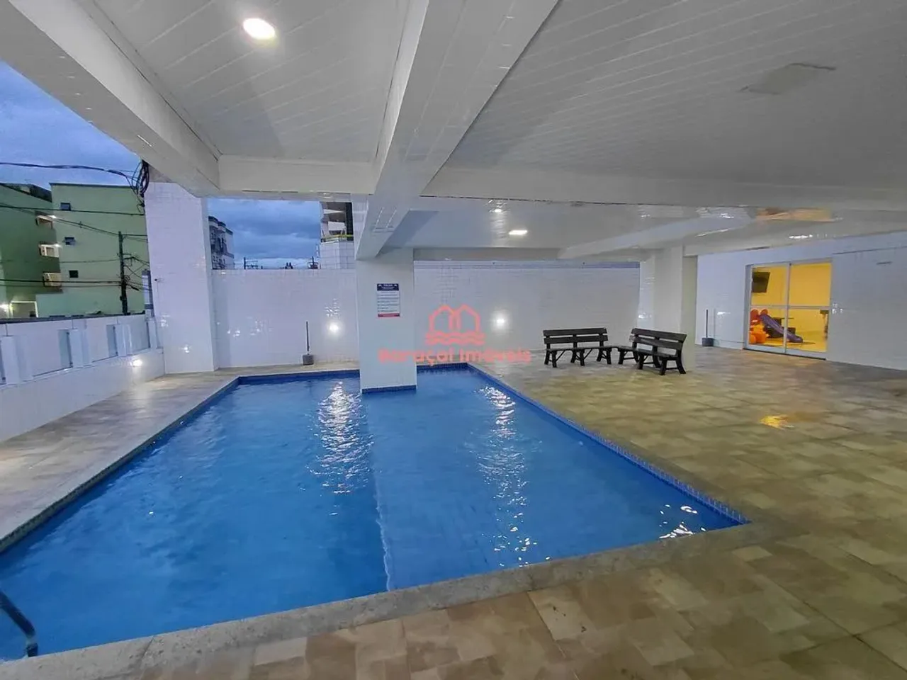 Apartamento com 2 quartos para Alugar em Ocian, perto de vários comércios.