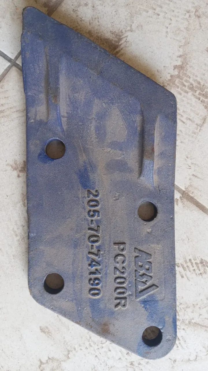 RASPADOR LATERAL DA CONCHA DA ESCAVADEIRA HIDRAULICA PC 150, PC 200, PC210.