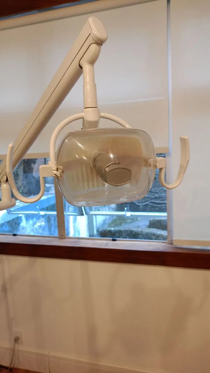 Cadeira odontológica Gnatus com equipo e compressor - Foto 5