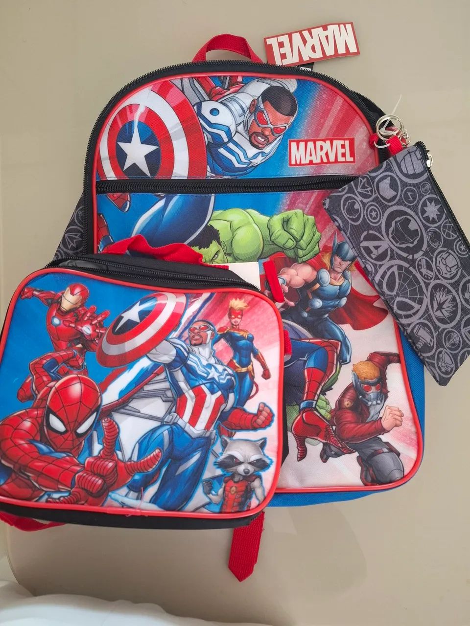 Mochila e lancheira e estojo Marvel - Heróis. NOVOS, COM ETIQUETA - Foto 2