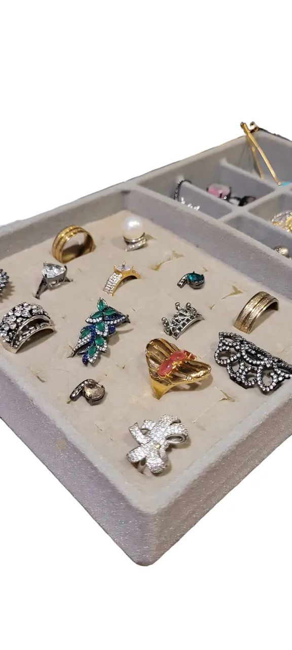 Caixa Porta-Jóias Completa com Brincos, Correntes, Anéis e Pulseira - Foto 4
