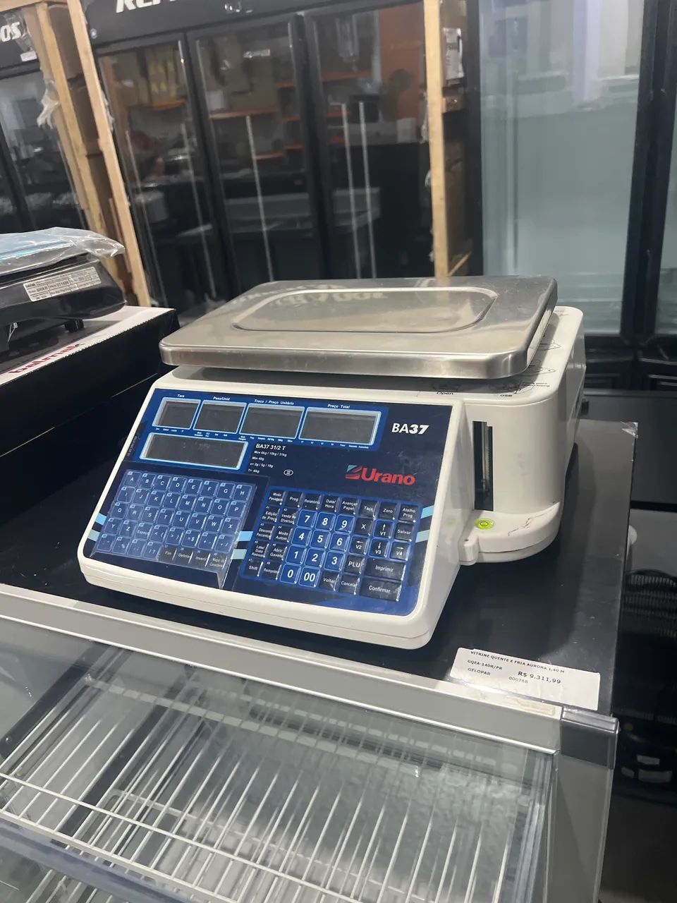 BALANÇA COM ETIQUETA SEMI NOVA 