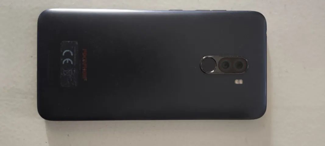 Xiaomi Pocophone F1 - Foto 2