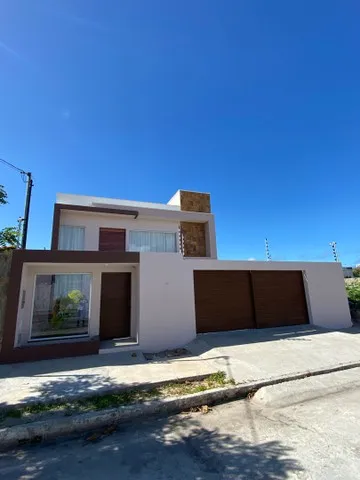 Casa com dois pavimentos na Aruana ( Repasso chave como opção ) 330k