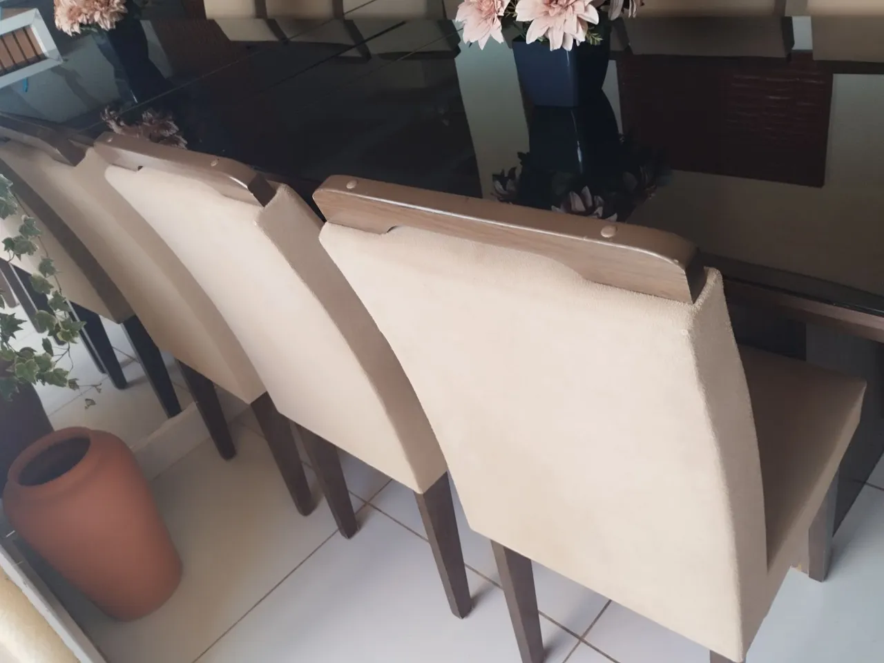 Mesa de Jantar Elegante com 6 Cadeiras