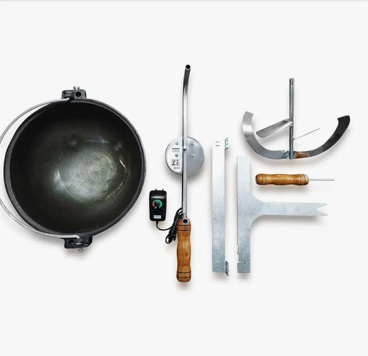 Polenteira de Ferro com Mexedor Elétrico 10 litros 