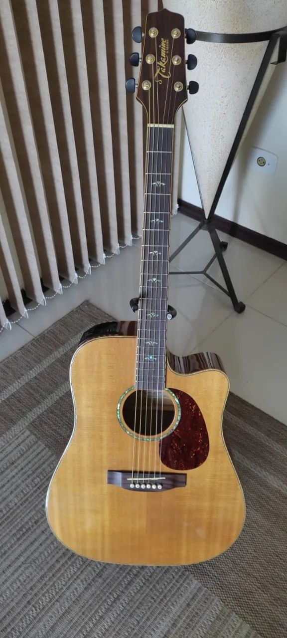 Takamine Tampo Sólido  - EG350SC