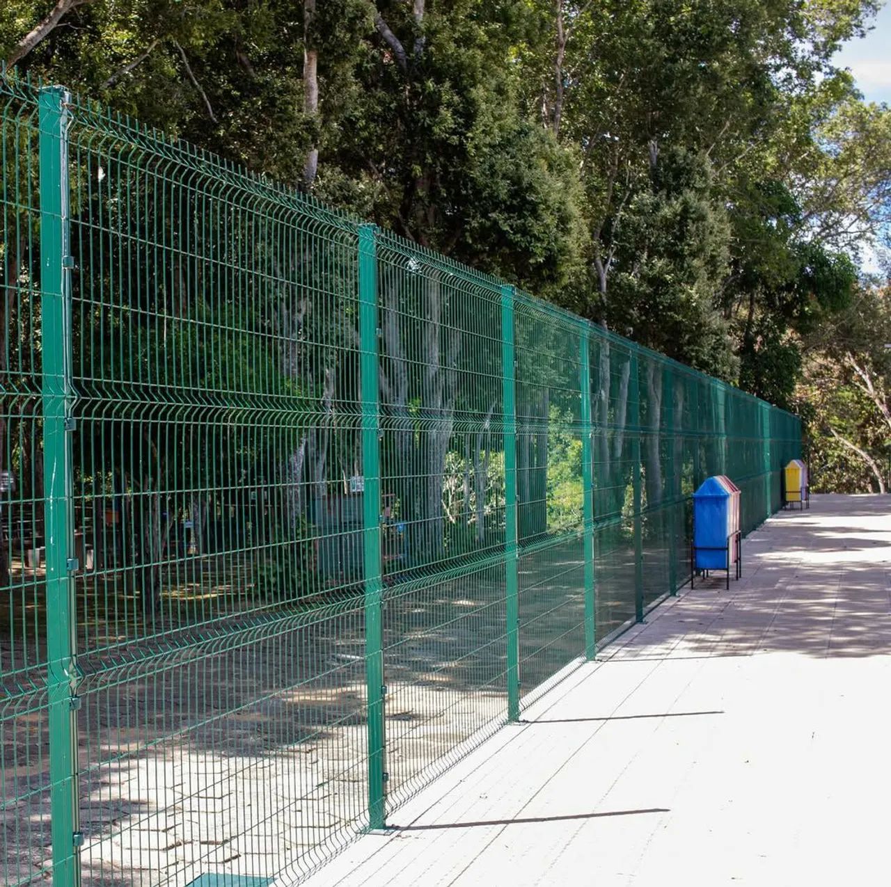 Gradil resistente e barato para cercar dividir espaço Jardim canil piscina  - Foto 2