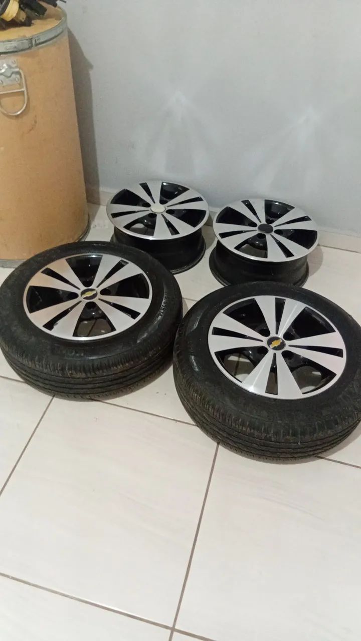 Rodas de liga leve64717751814274120