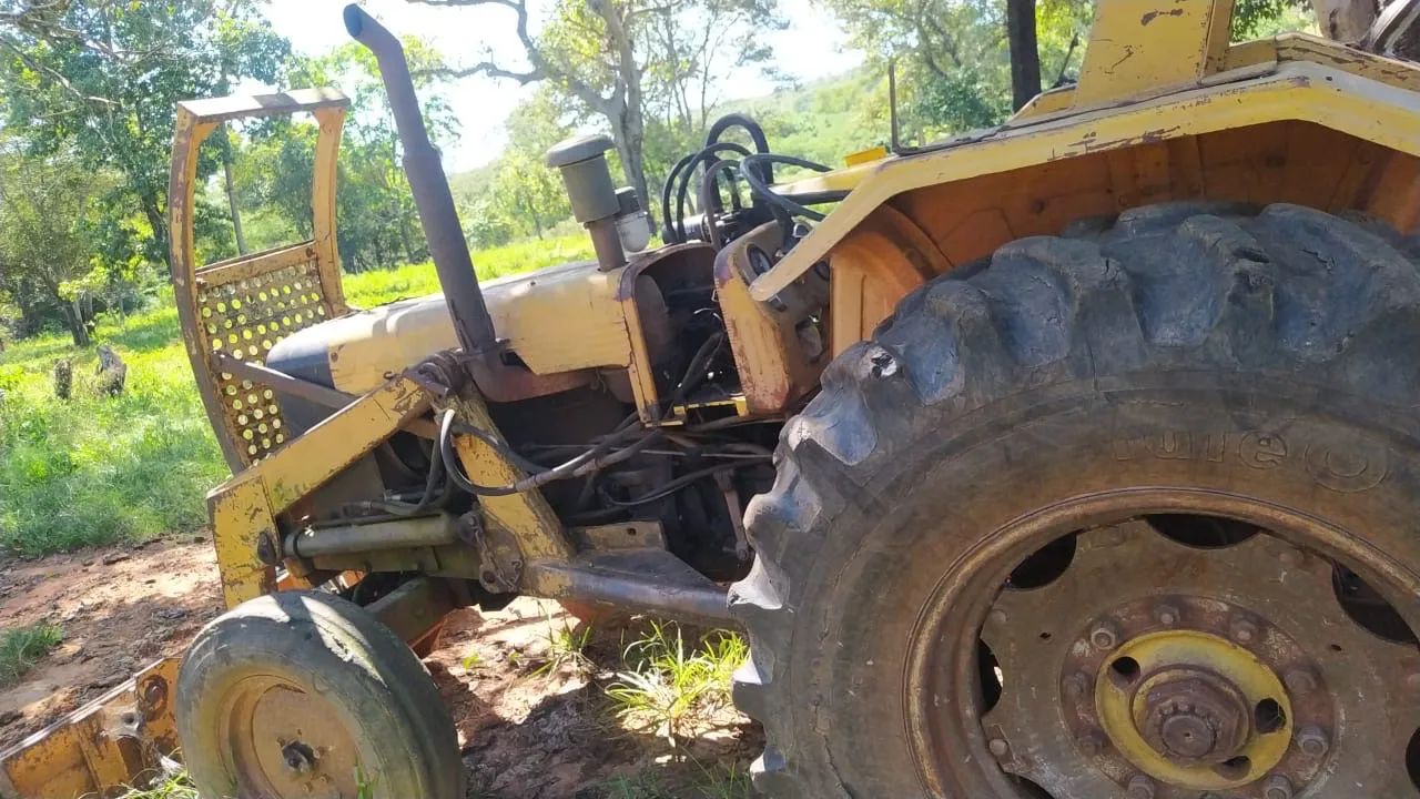 Trator valmet 85 duplado com lâmina e grade - Foto 3