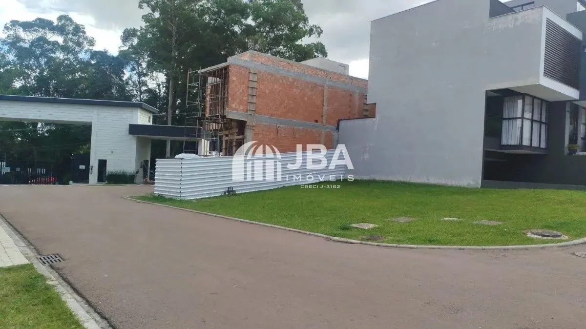 TERRENO EM CONDOMINIO FECHADO