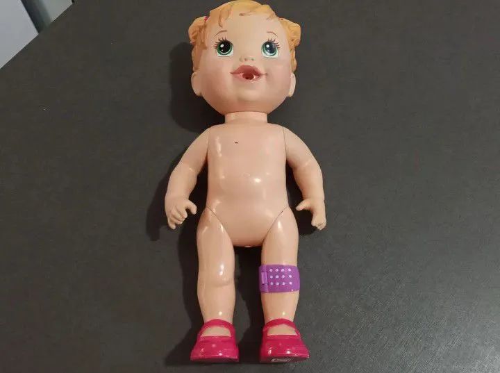 Brinquedo Boneca Baby Alice da Hasbro