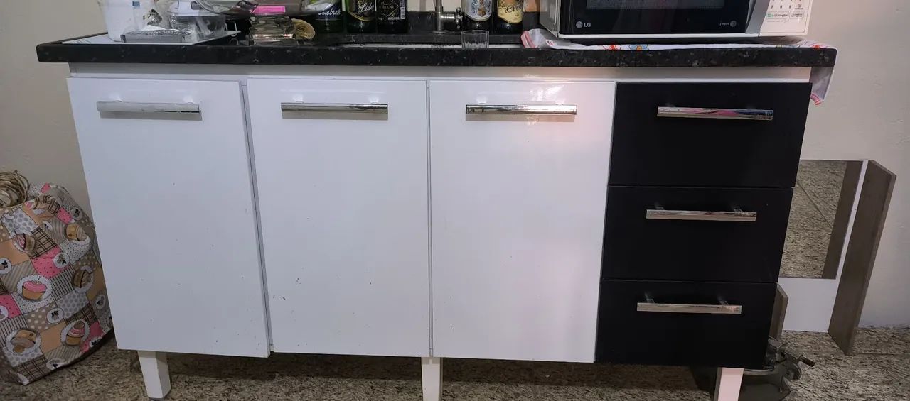 Vende-se gabinete junto com pia e torneira 