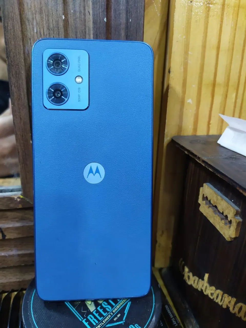 celular em perfeita condições apenas com uns rachados na tela,mas não atrapalha em nada.